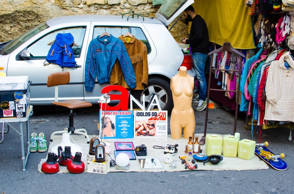 Stoisko na markecie faira da ladra w lizbonie 
