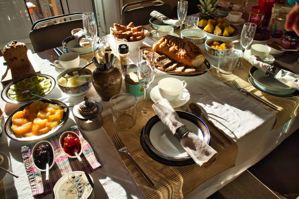 breakfast at valencia mindfulness retreat