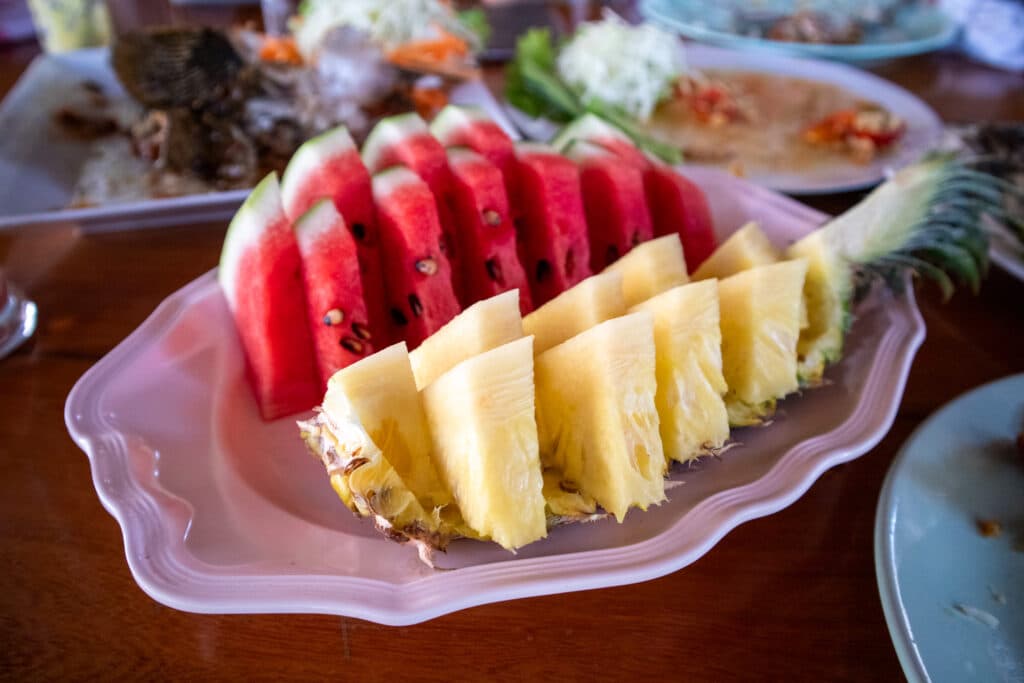 Tajskie owoce - arbuz i ananas