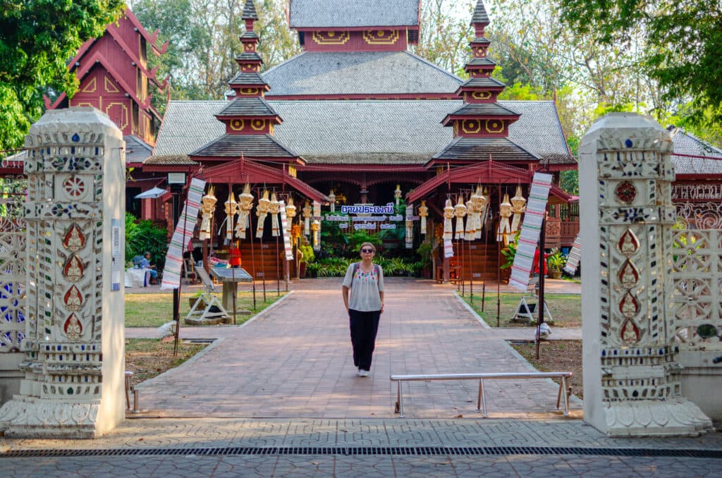 Joanna at a temple in Phrae