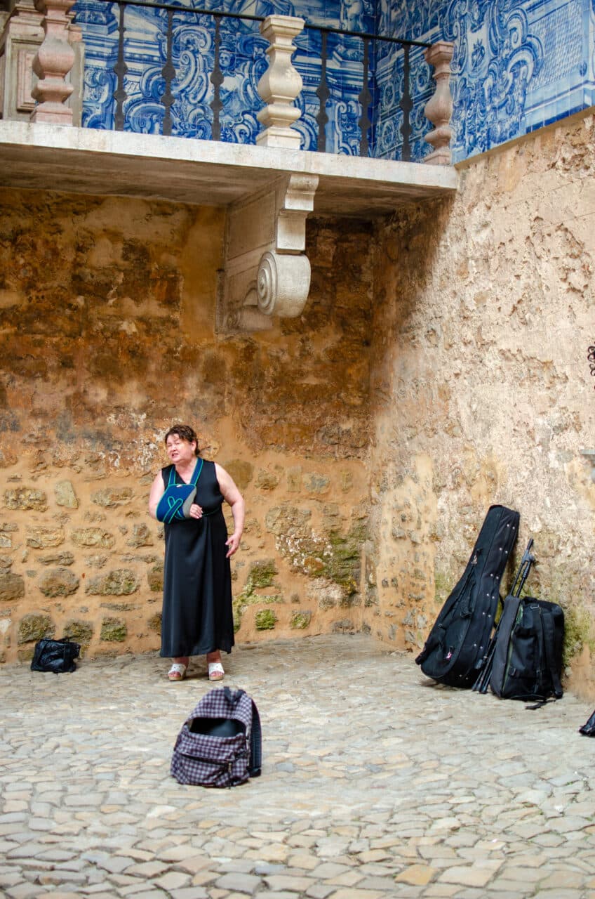 Kobieta śpiewaczka, Obidos.