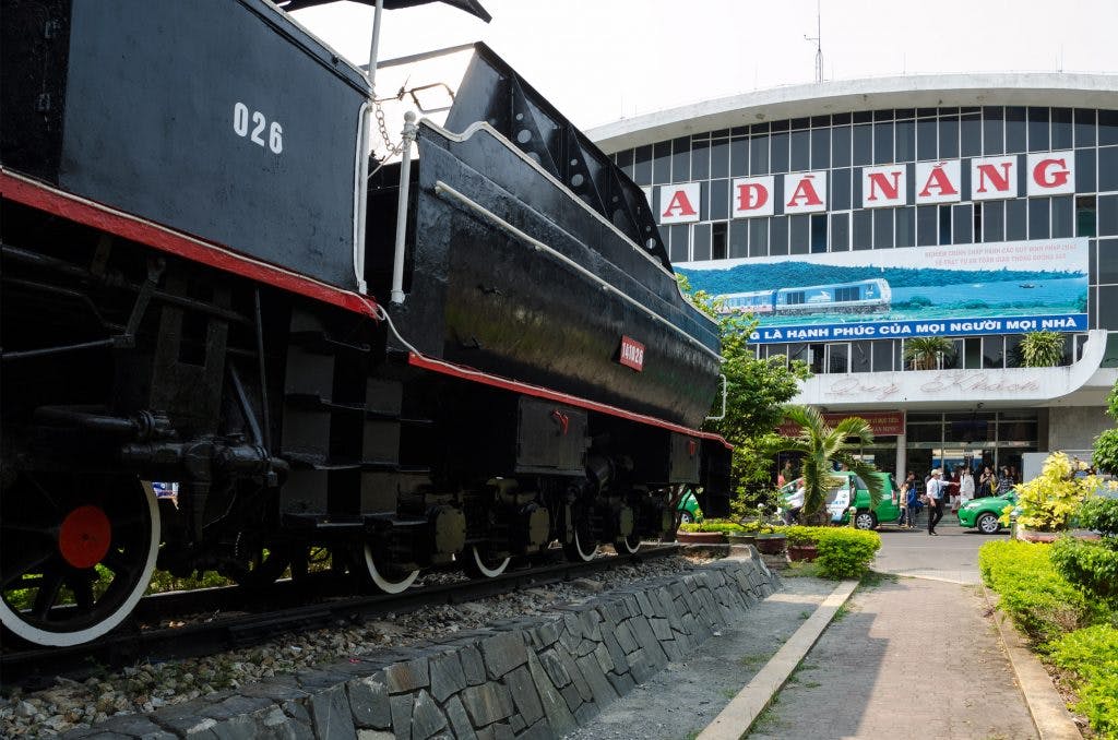 da-nang-trainstation-outside