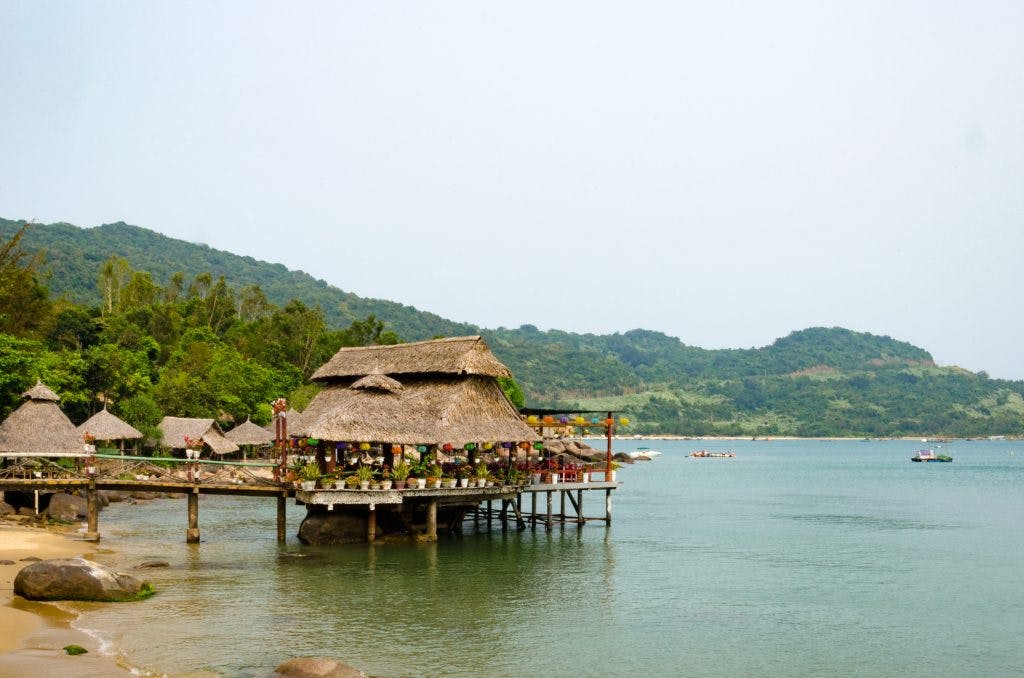 In Bai Rang you can relax in one of the restaurants on the water
