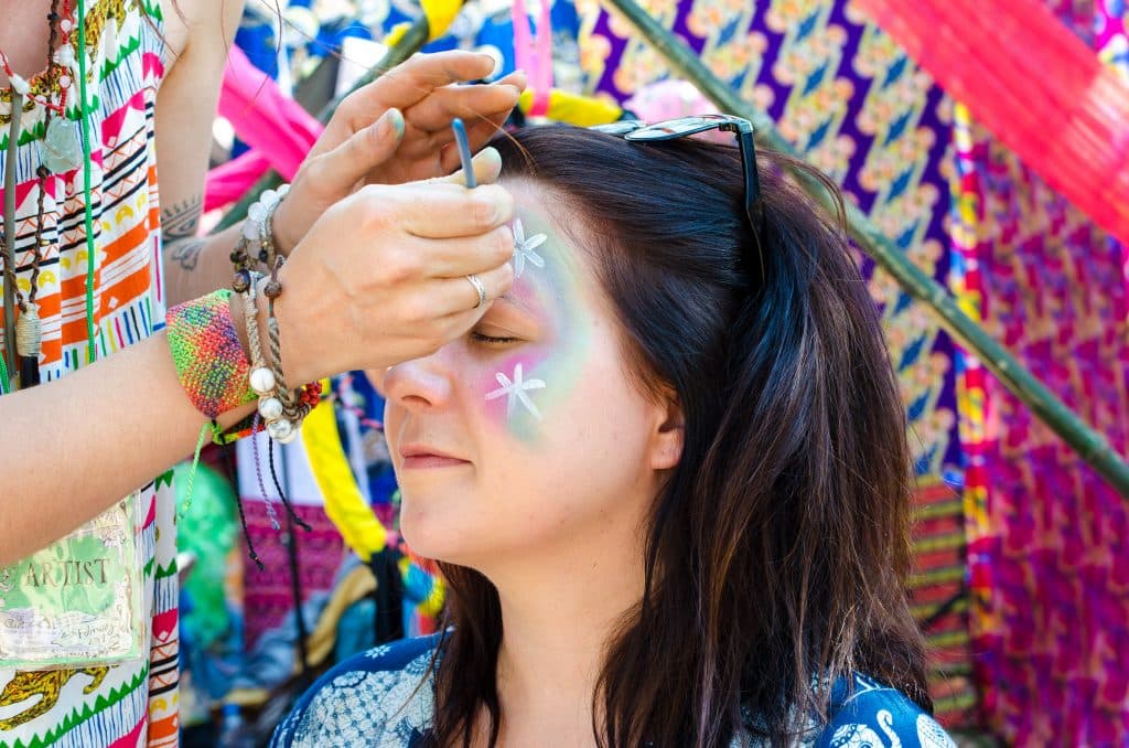 Jai Thep Festival, face painting
