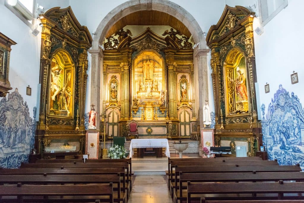 the interior of the church in cacilhas, lisbon