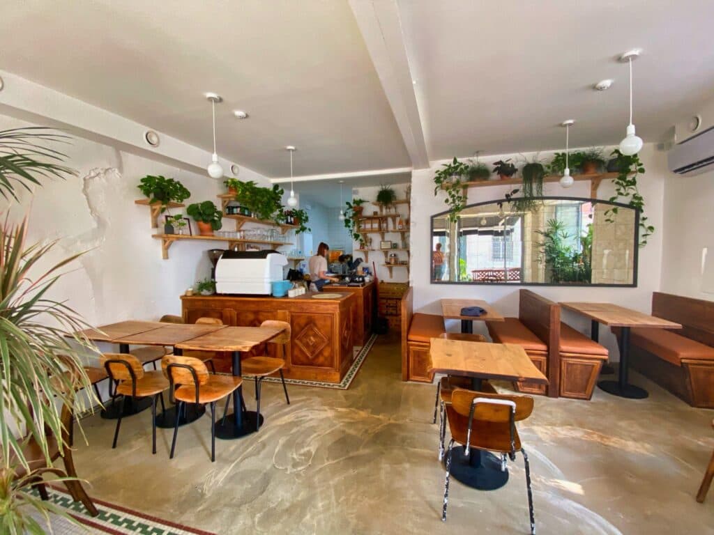 digital nomad, lisbon, cafe