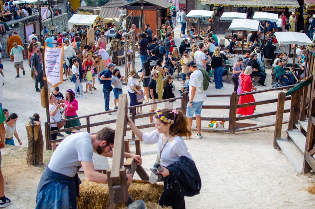 Średniowieczny festiwal w Obidos, Portugalia.