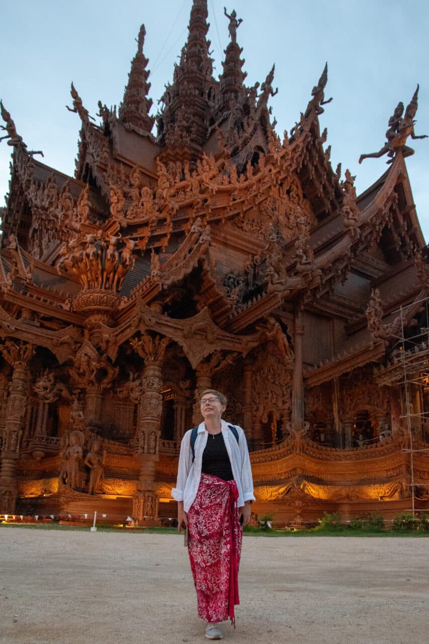 Sanktuarium Prawdy, Pattaya, widok na budynek