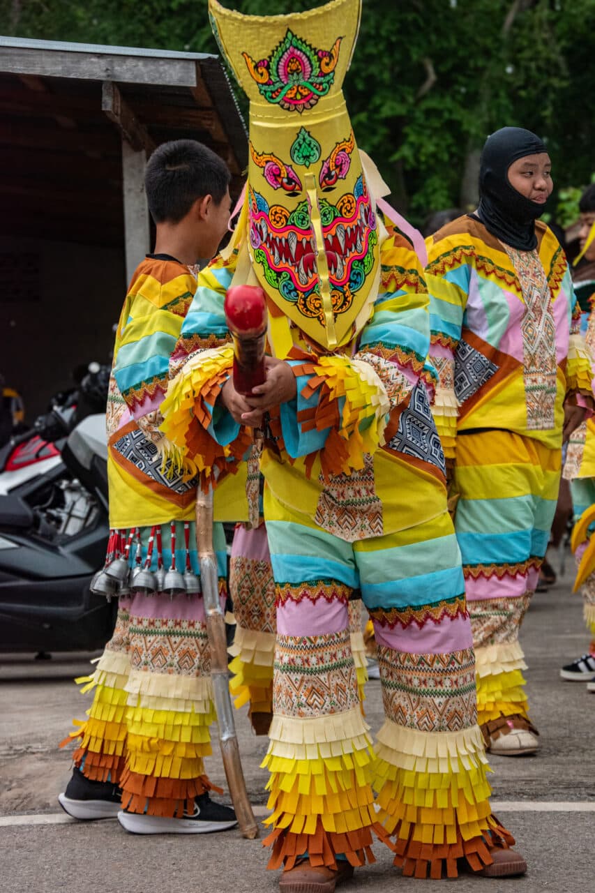 Phi tha khon yellow costume