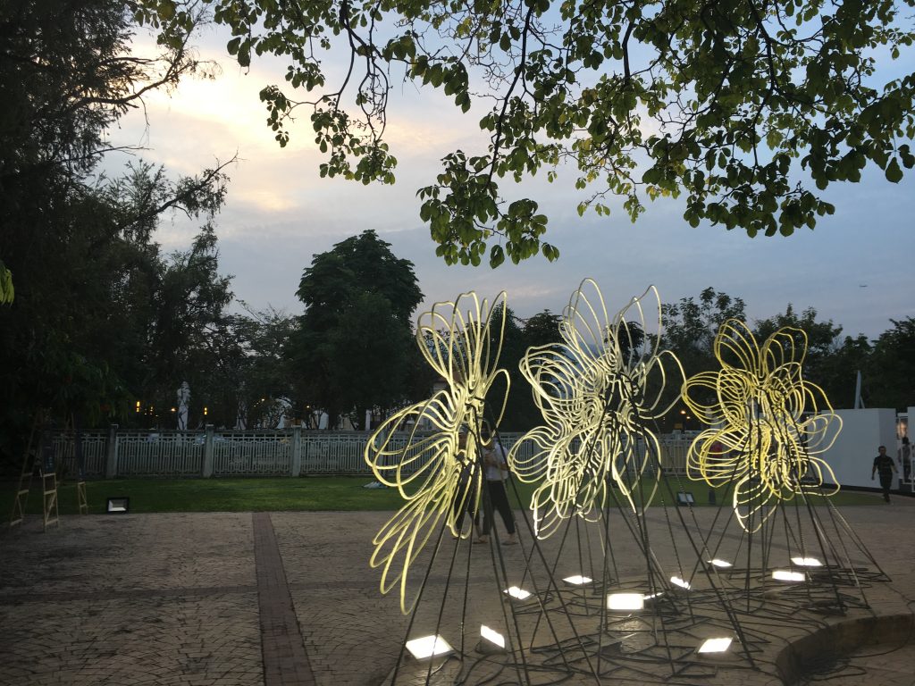Neonowe kwiaty, Chiang Mai Design Week
