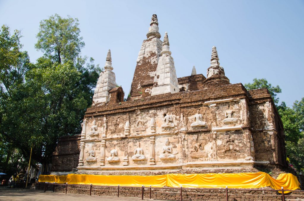 The main building at Wat Jed Yod