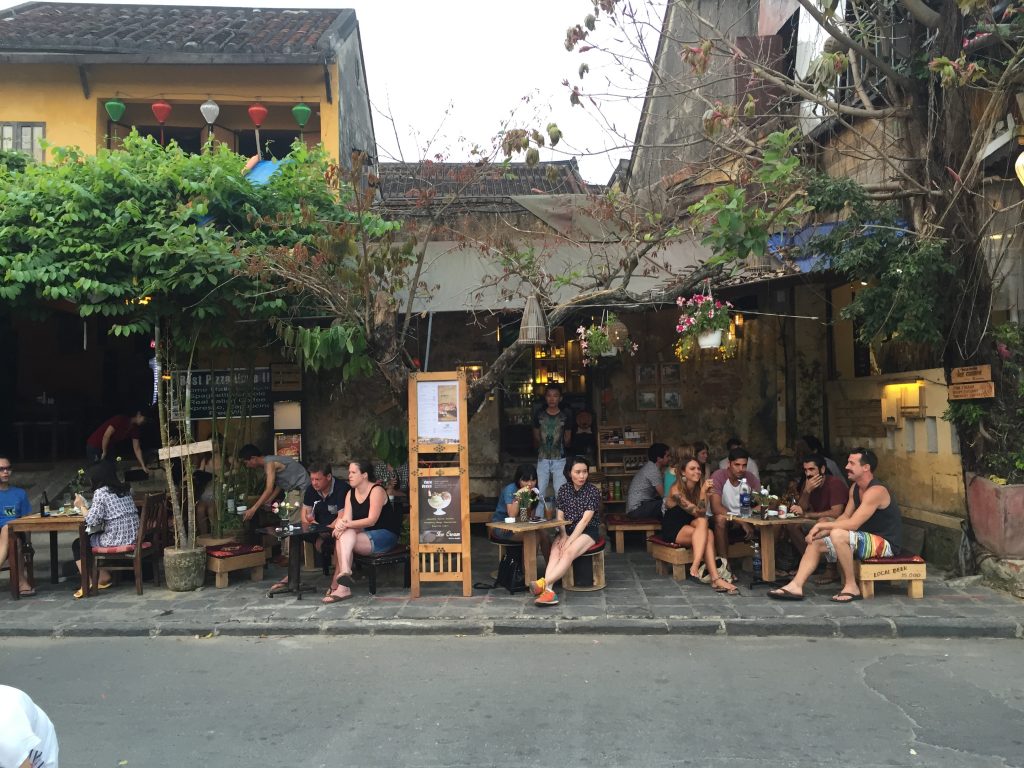 Godzinami mogliśmy siedzieć w kafejkach i barach w Hoi An