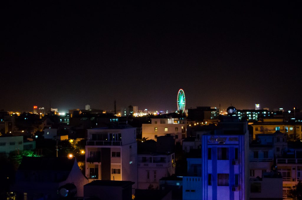 da-nang-nightlife-waves