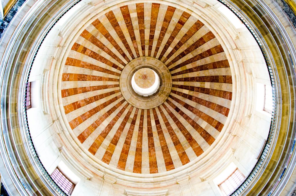 the ceiling of the pantheon in lisbon