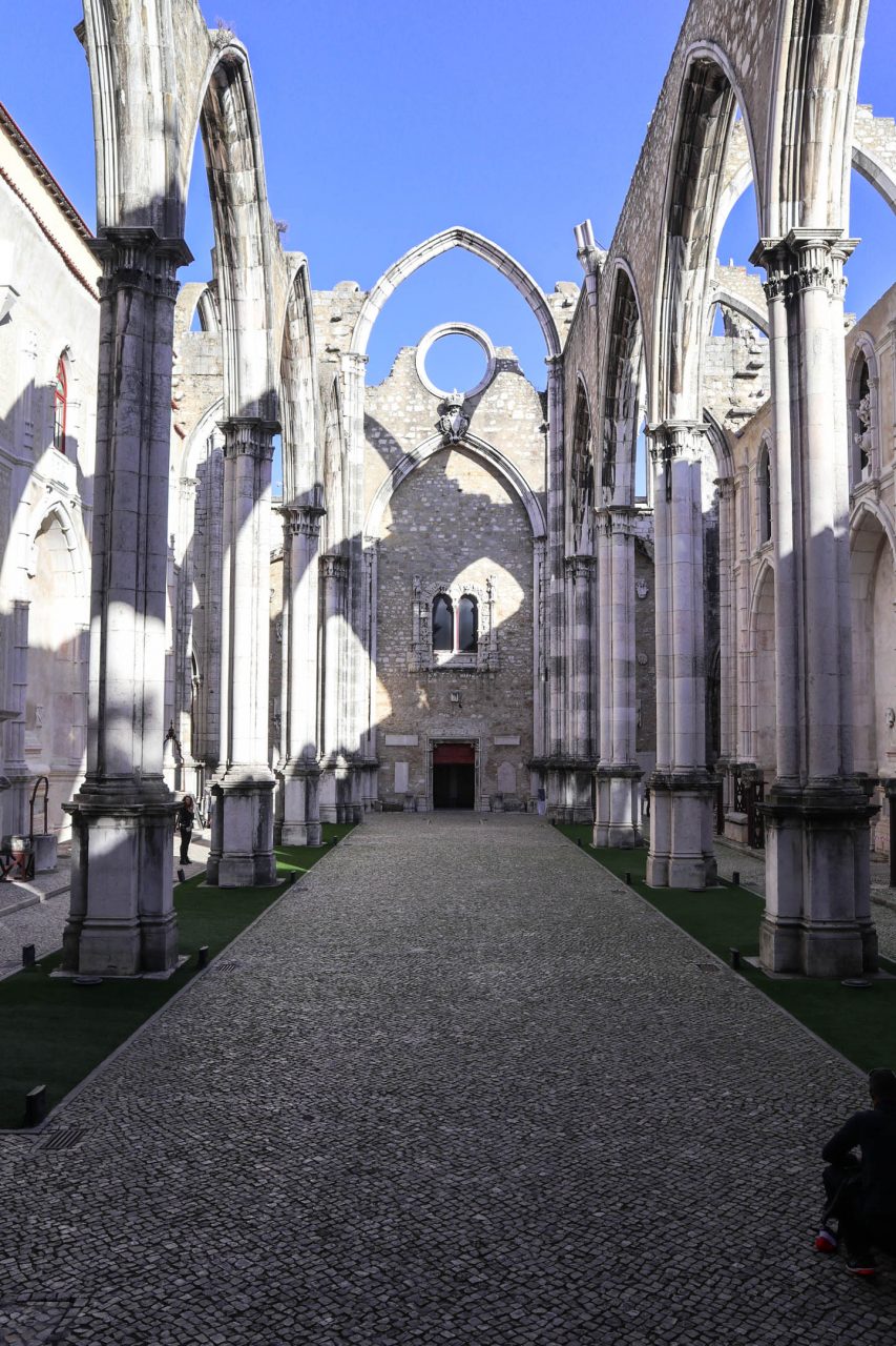 the walls of the monastery in lisbon