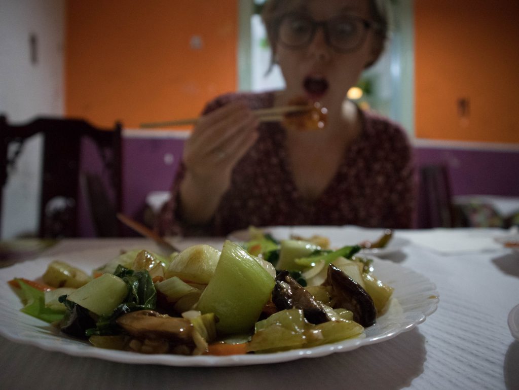 warzywa na talerzy w chinskiej resturacji w lizbonie