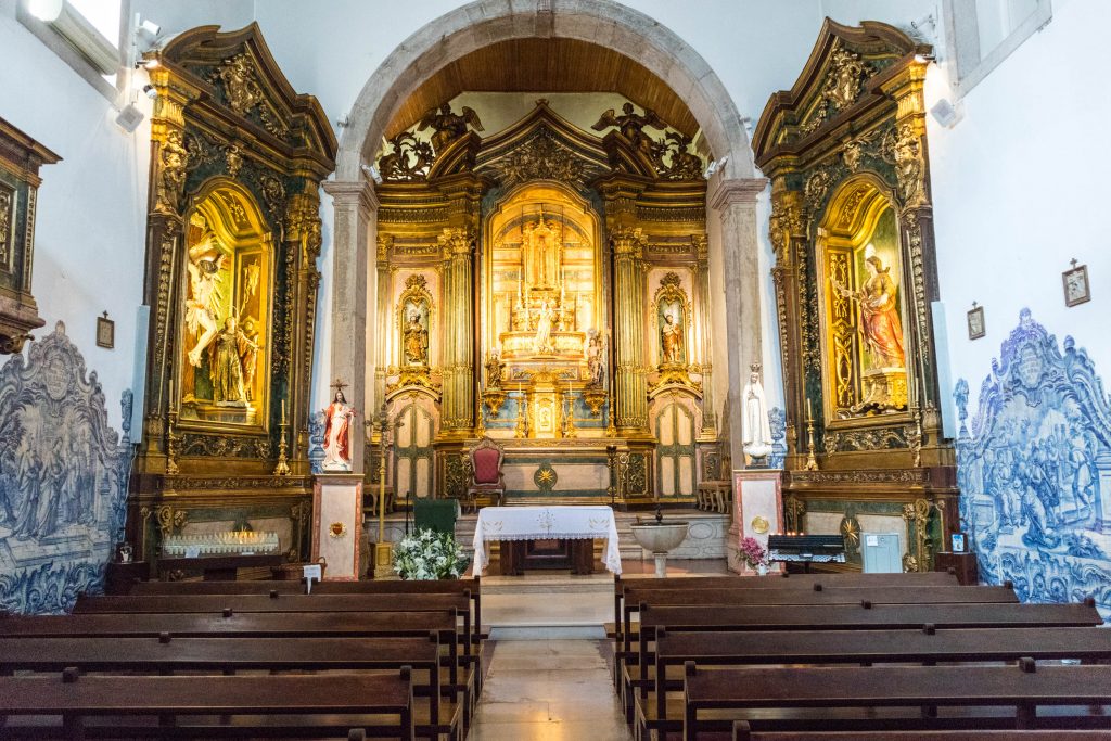 the interior of the church in cacilhas, lisbon